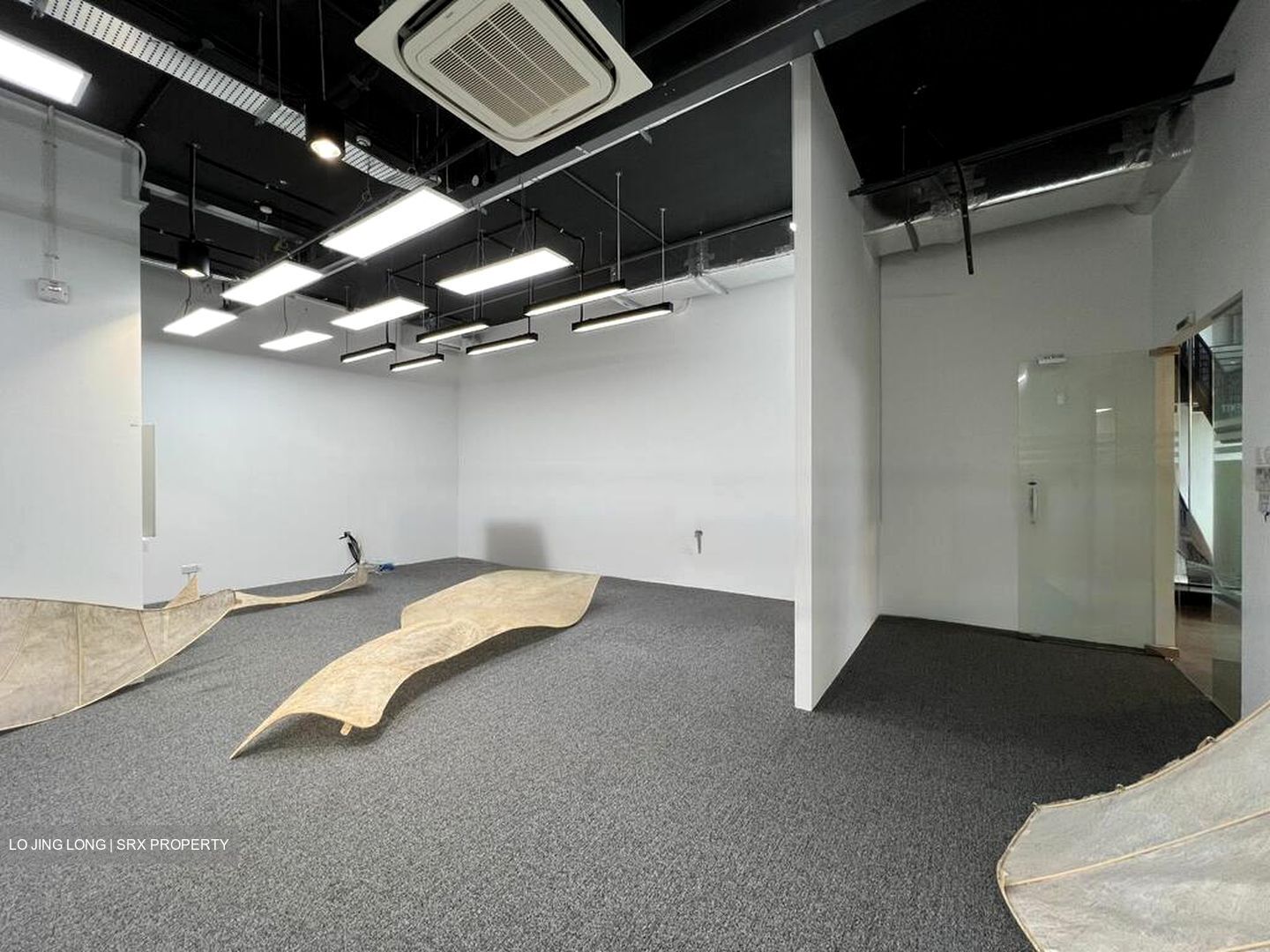 THE KINGSMEN EXPERIENCE (D16), Office #457224771